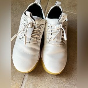 White Clove nursing shoes